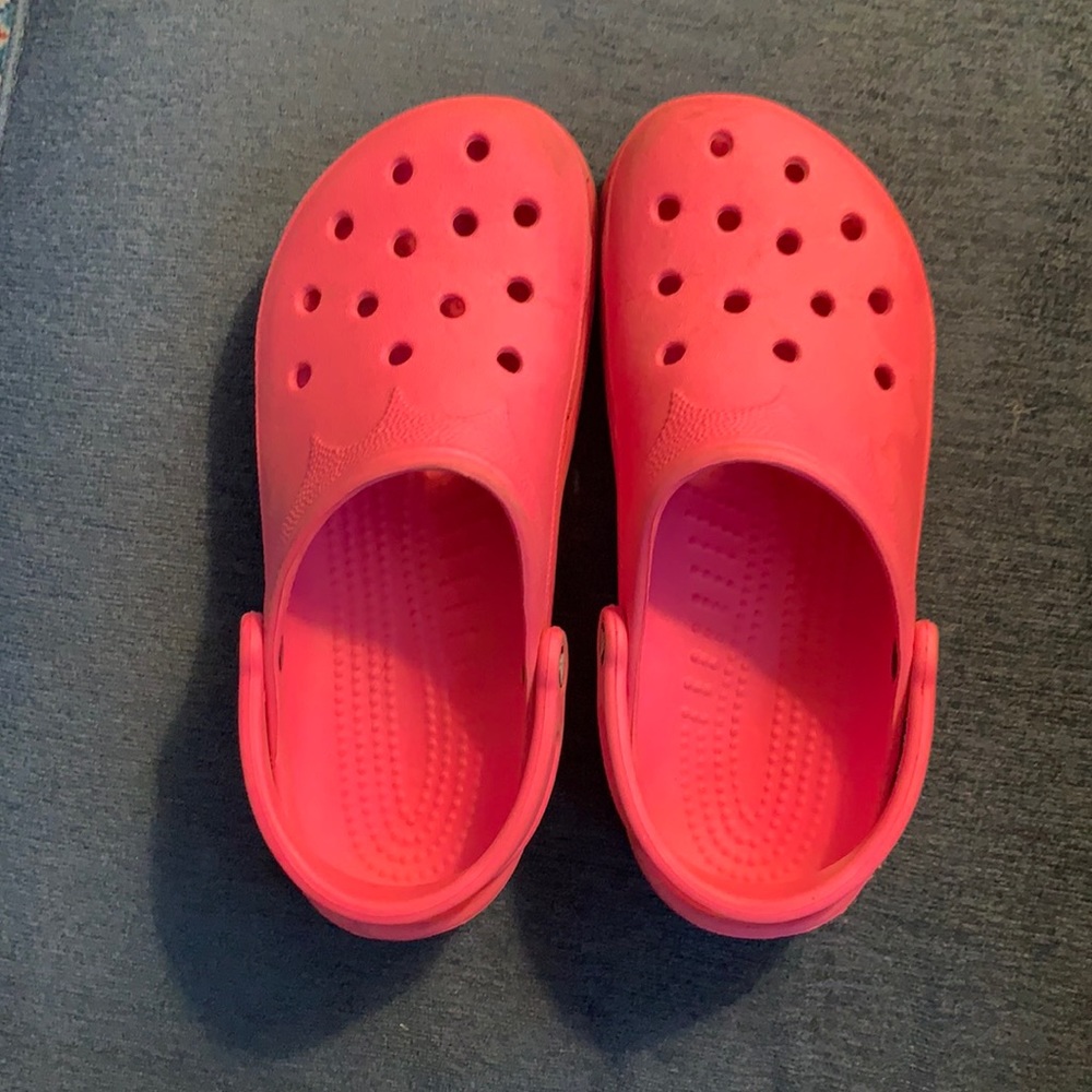 Pink Crocs Women’s Large